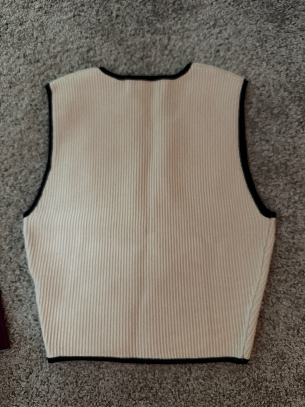 House of Harlow Cream Ribbed cropped Tank with Black Trim - Picture 2 of 3